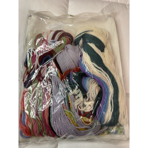 Vintage 90s Dimensions #2382 Needlepoint Pillow Birdcage Floral Flowers 18x14 - Picture 5 of 5